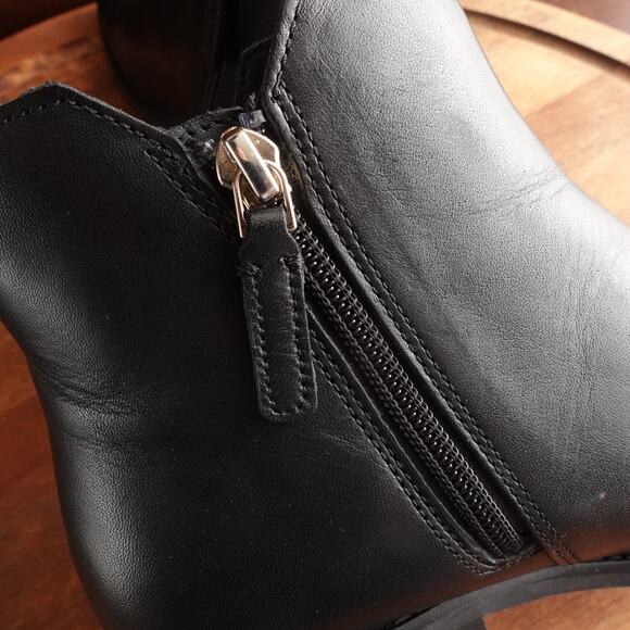 Cole Haan Boots Womens SZ 7B BLK Haidyn Leather Ankle Zip Classic Block Heeled - Picture 10 of 16